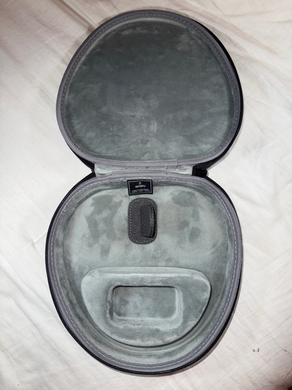 WIWU Ultra Thin Smart Case for Apple AirPods Max headphones NWOT - Picture 2 of 5